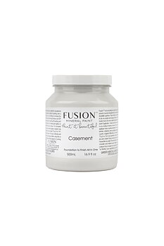 Fusion Mineral Paint Casement är en favorit, en neutral varm vit möbelfärg