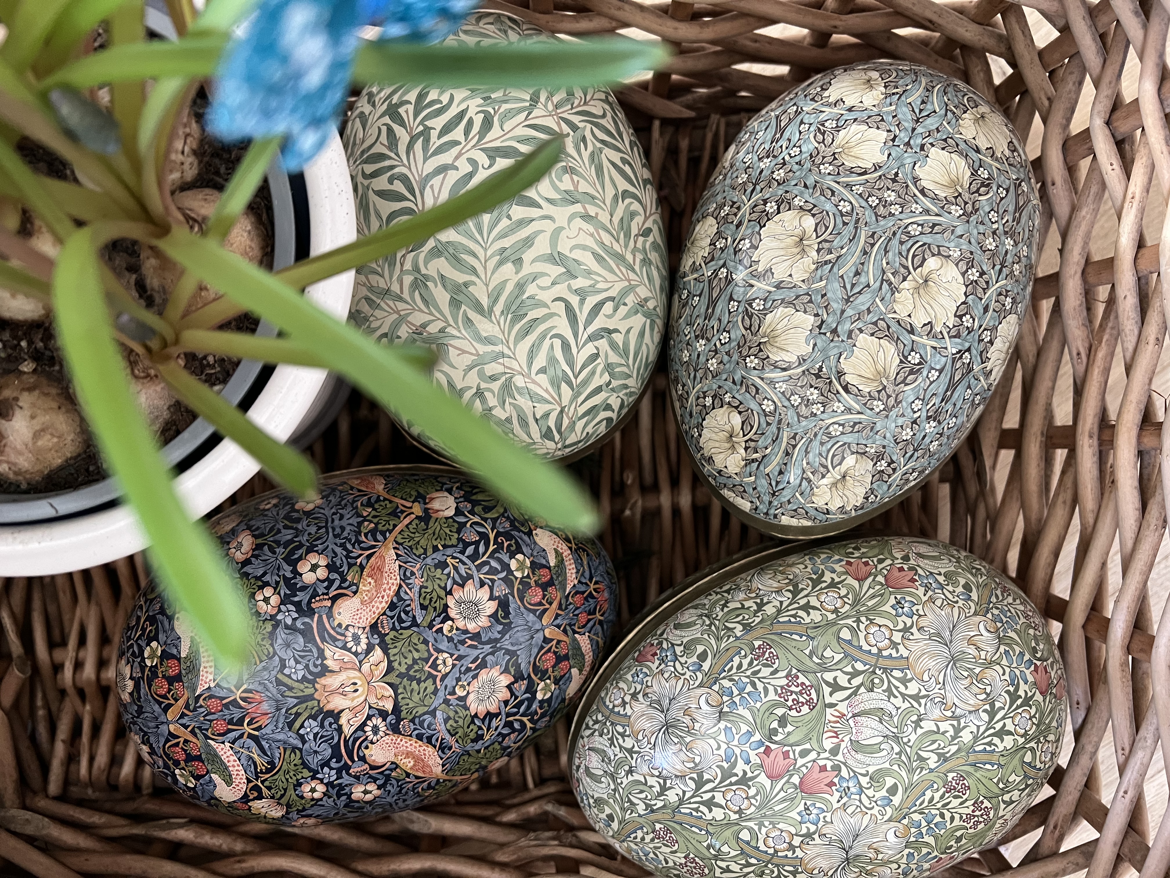 Påskägg, William Morris  - 2