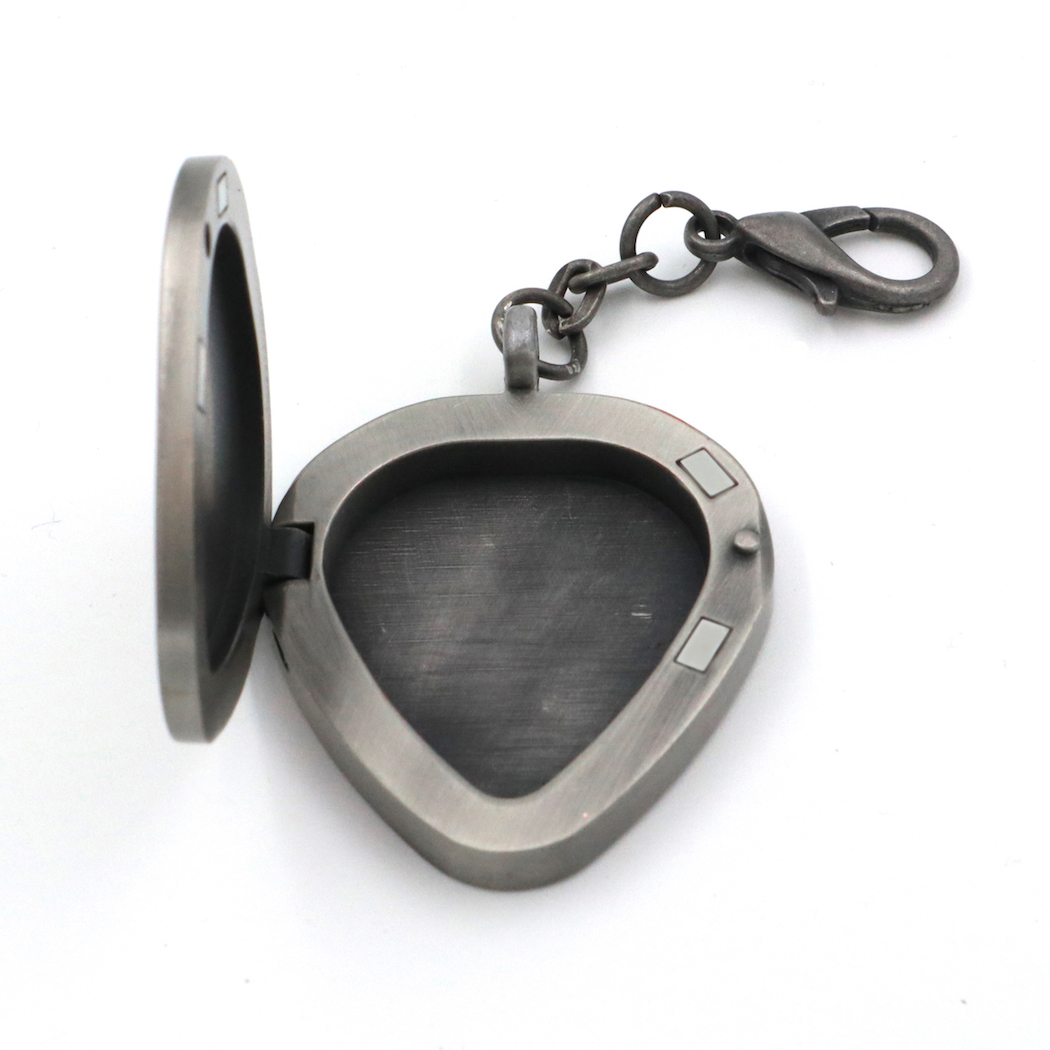 Guitar pick locket Clearance