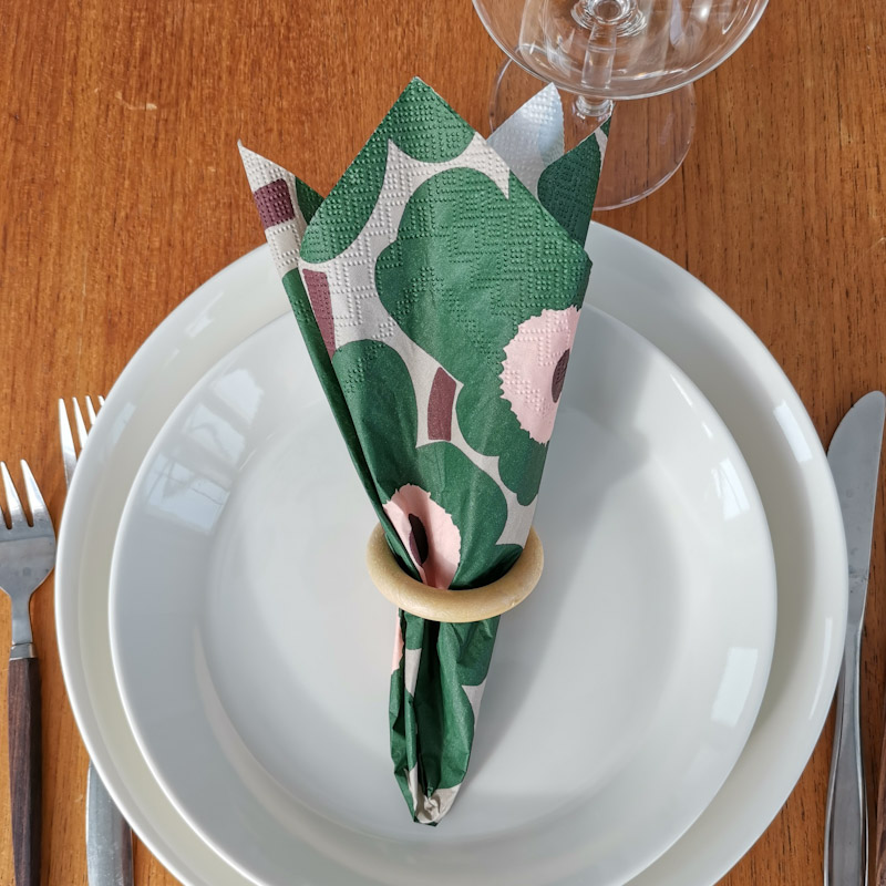 Unikko green rose pappersservett från Marimekko