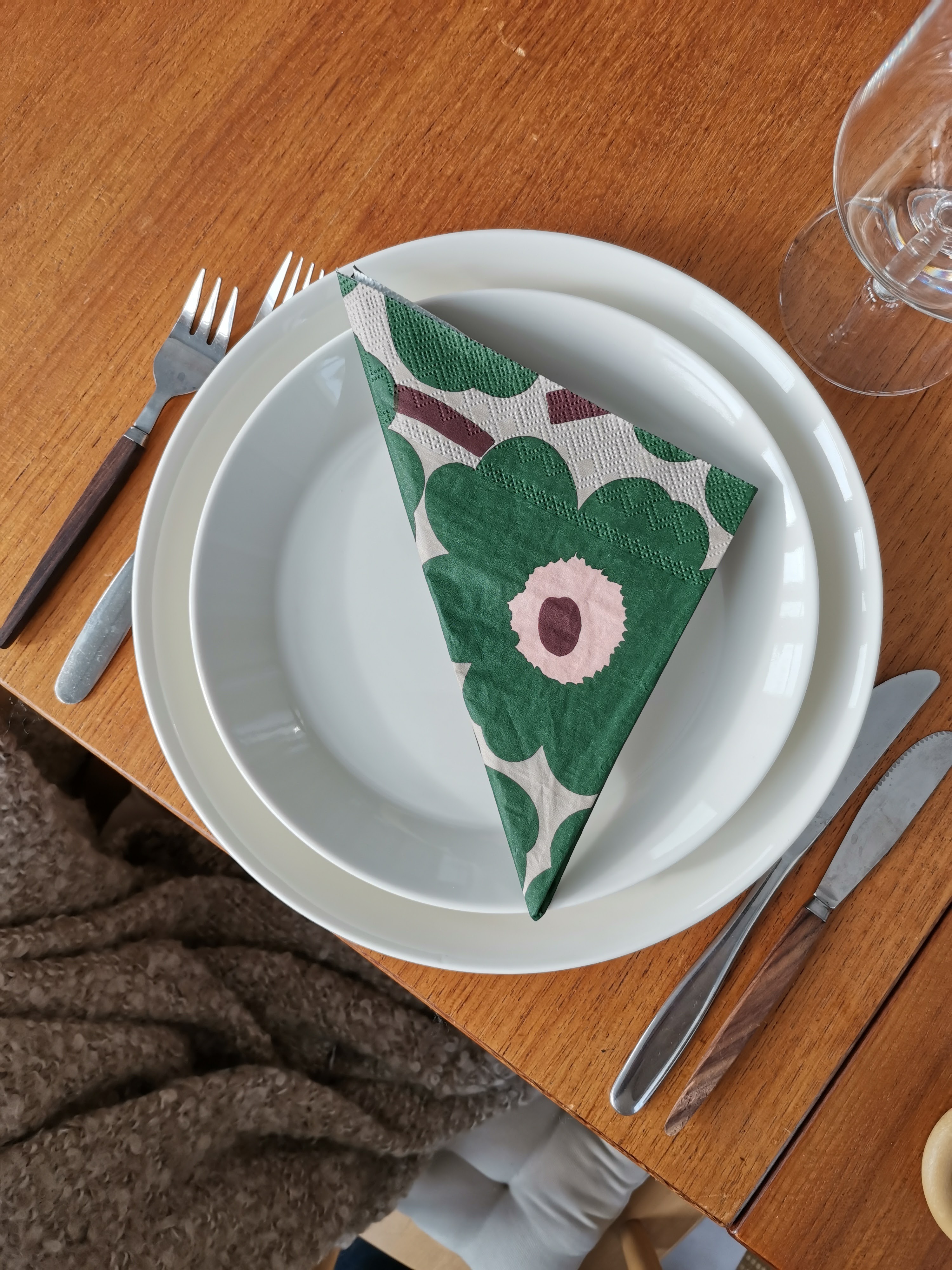 Unikko green rose pappersservett från Marimekko - 2