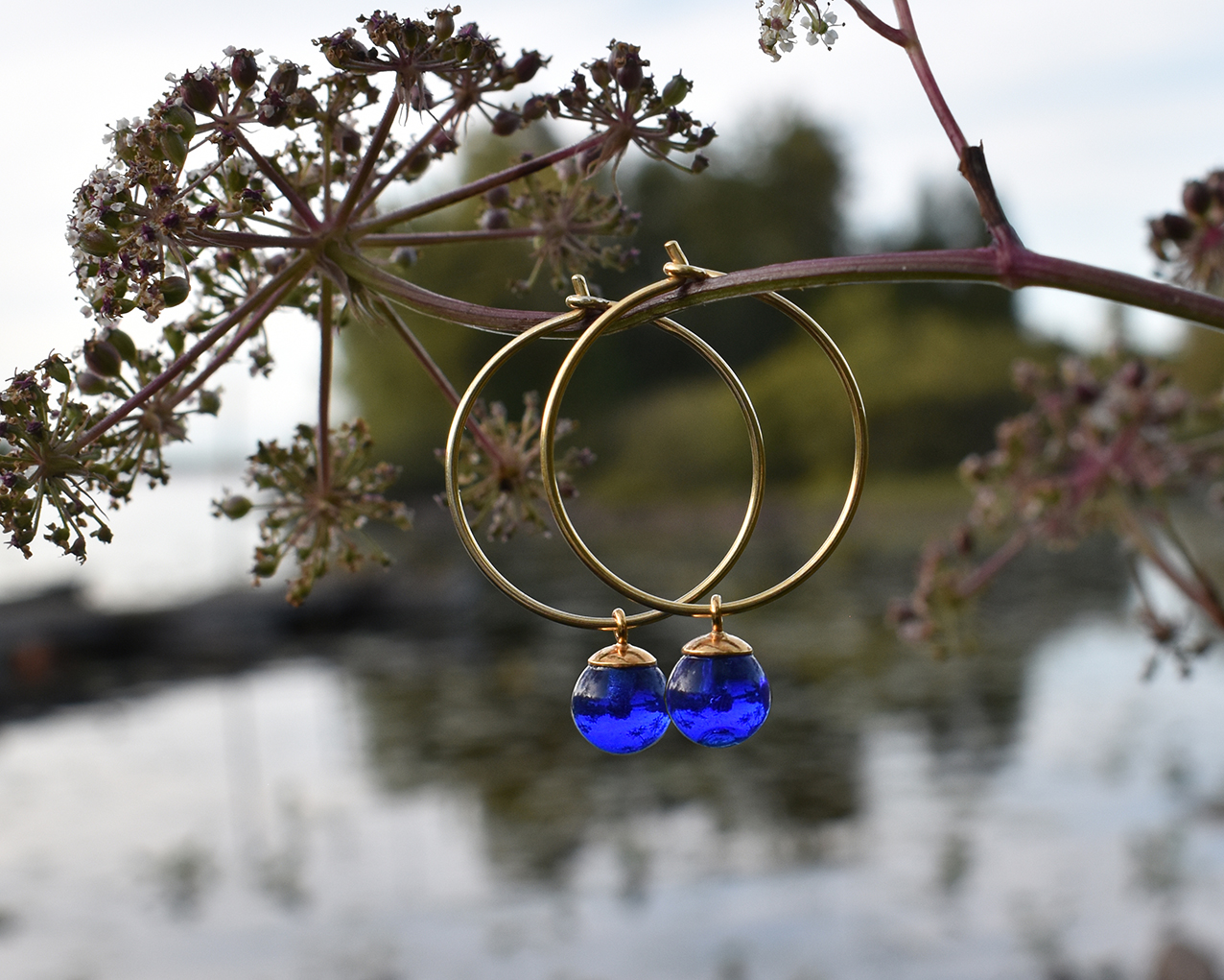SVALÖ MIDNIGHT - blue earrings gold plated 25 mm