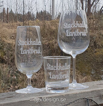 Glas gravyr textt 2 rader Vinglas 68 cl Wisky Ol & Champange