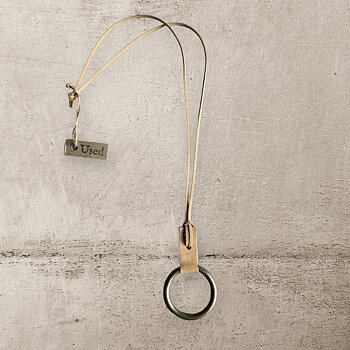 LÅNGT HALSBAND - NATUR - METALLRING - USED