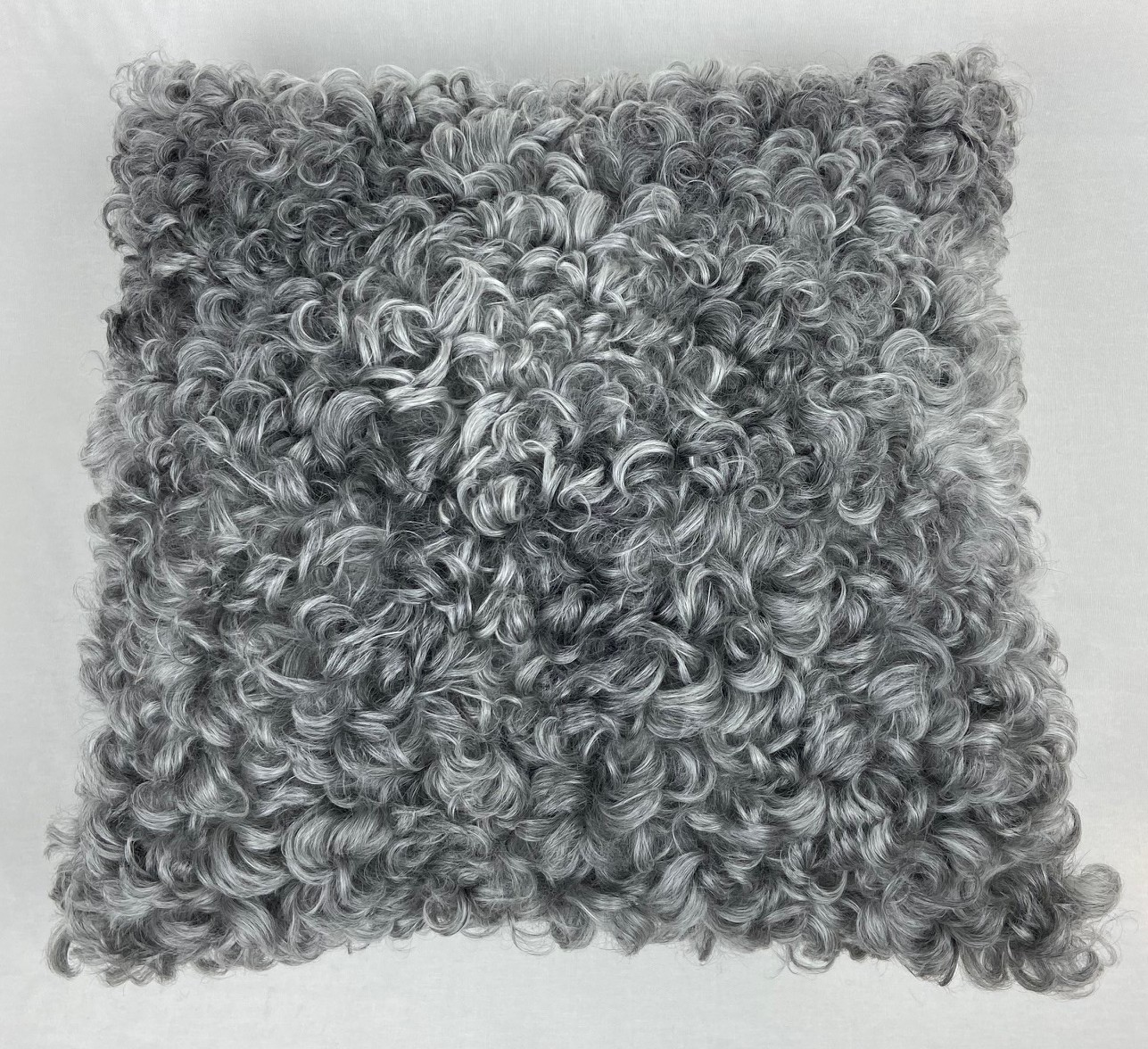 Kudde i äkta Gotlandskinn 45x45 cm - 2
