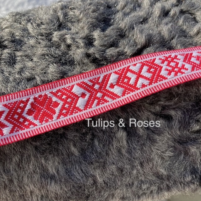 Folk art ribbon 25 mm red on white with stripes 1496-1 - 2