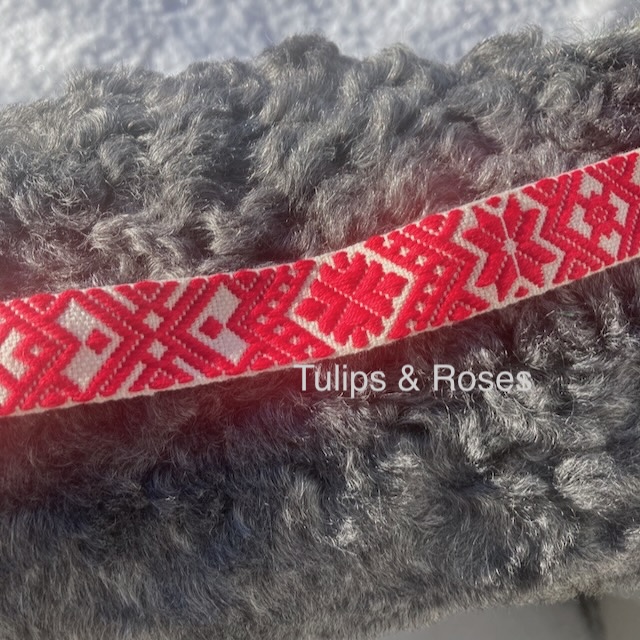 Folk art ribbon 25 mm red on unbleached white 1205-25-1 - 2