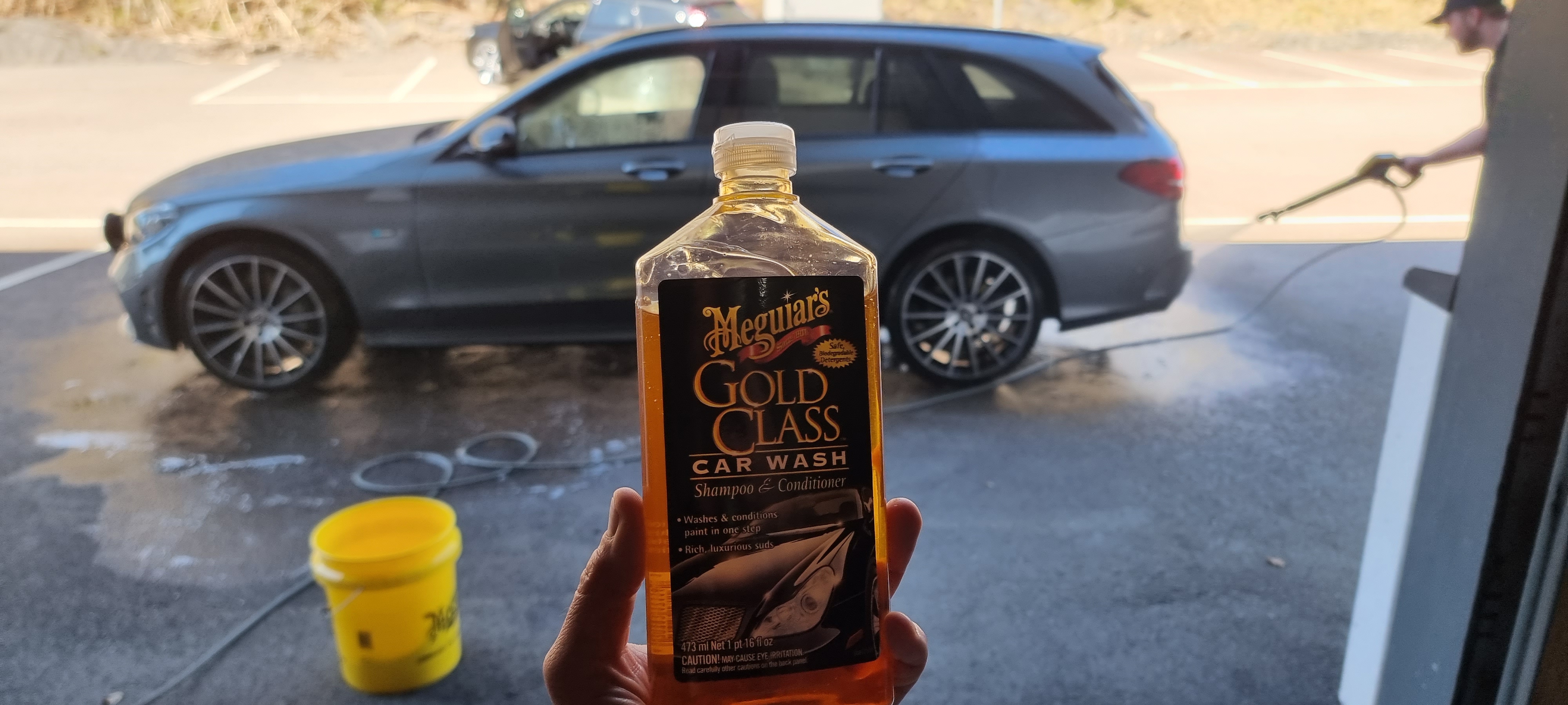 Meguiar's® Gold Class Car Wash Shampoo & Conditioner, 473ml – Planet Car  Care