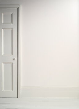 Annie Sloan Satin Paint Pure, en kritvit, vit färg för inredning, snickerier och möbler