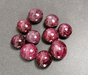 Röd Stjärn Rubin - Cabochon