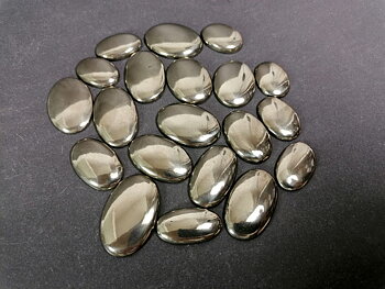 Kalkopyrit Cabochon - AA+ kvalitet