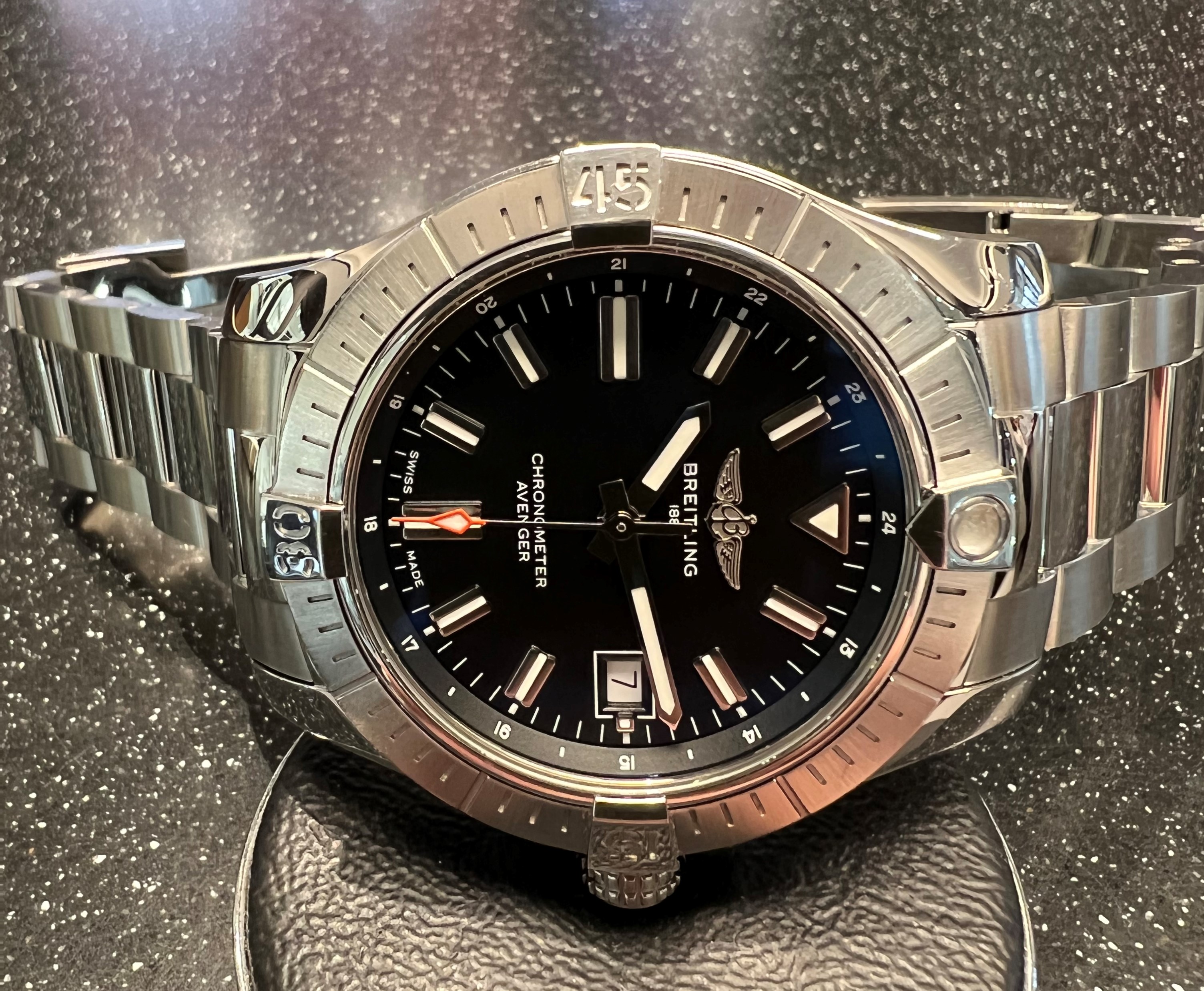 SÅLD 12 april 2022 för 30.000:- Breitling Avenger Automatic 43