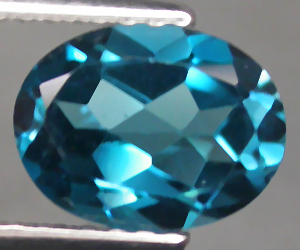 1.69 ct Luxury Oval Shaped Genuine Natural London Blue Topaz Gemstone