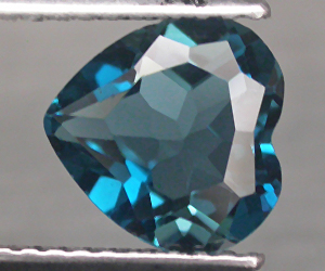 Preciosa piedra preciosa de topacio azul Londres natural en forma de corazón de 7,9 mm de 1,84 quilates - 3