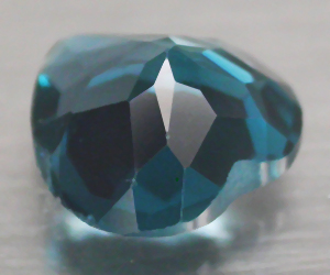Preciosa piedra preciosa de topacio azul Londres natural en forma de corazón de 7,9 mm de 1,84 quilates - 2