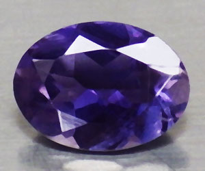 Piedra preciosa de iolita natural ovalada de 0,65 ct muy hermosa de 7x5 mm apta para la curación - 3