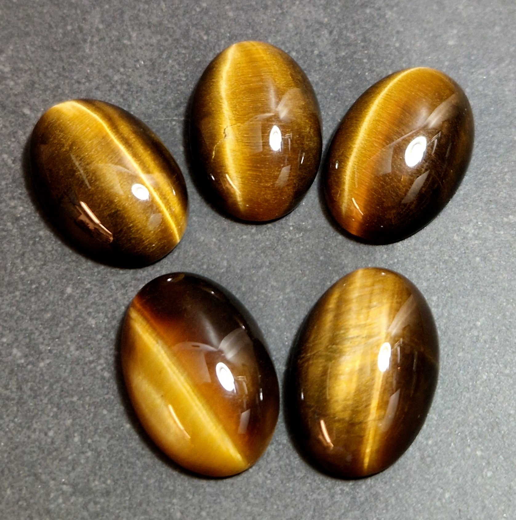 Oval Tigeröga Cabochon