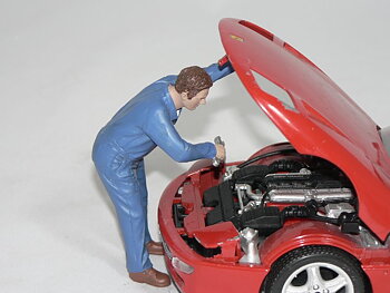 Figur (Mechanic Frank Under The Hood) BIL INGÅR EJ  1:24  American Diorama
