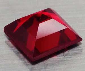 Granate piropo natural cuadrado brillante de 1,21 quilates de 6 mm - 2