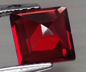 Piedra preciosa de granate piropo natural cuadrada de 6,2 mm cuadrada y brillante de 1,28 ct - 2