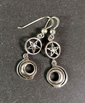 Silver Pentagram Örhängen med  Måne och Pentagram