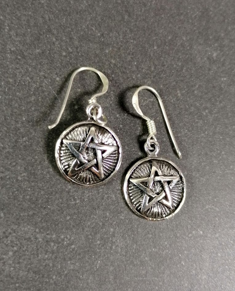 Domed Silver Pentagram Örhängen 