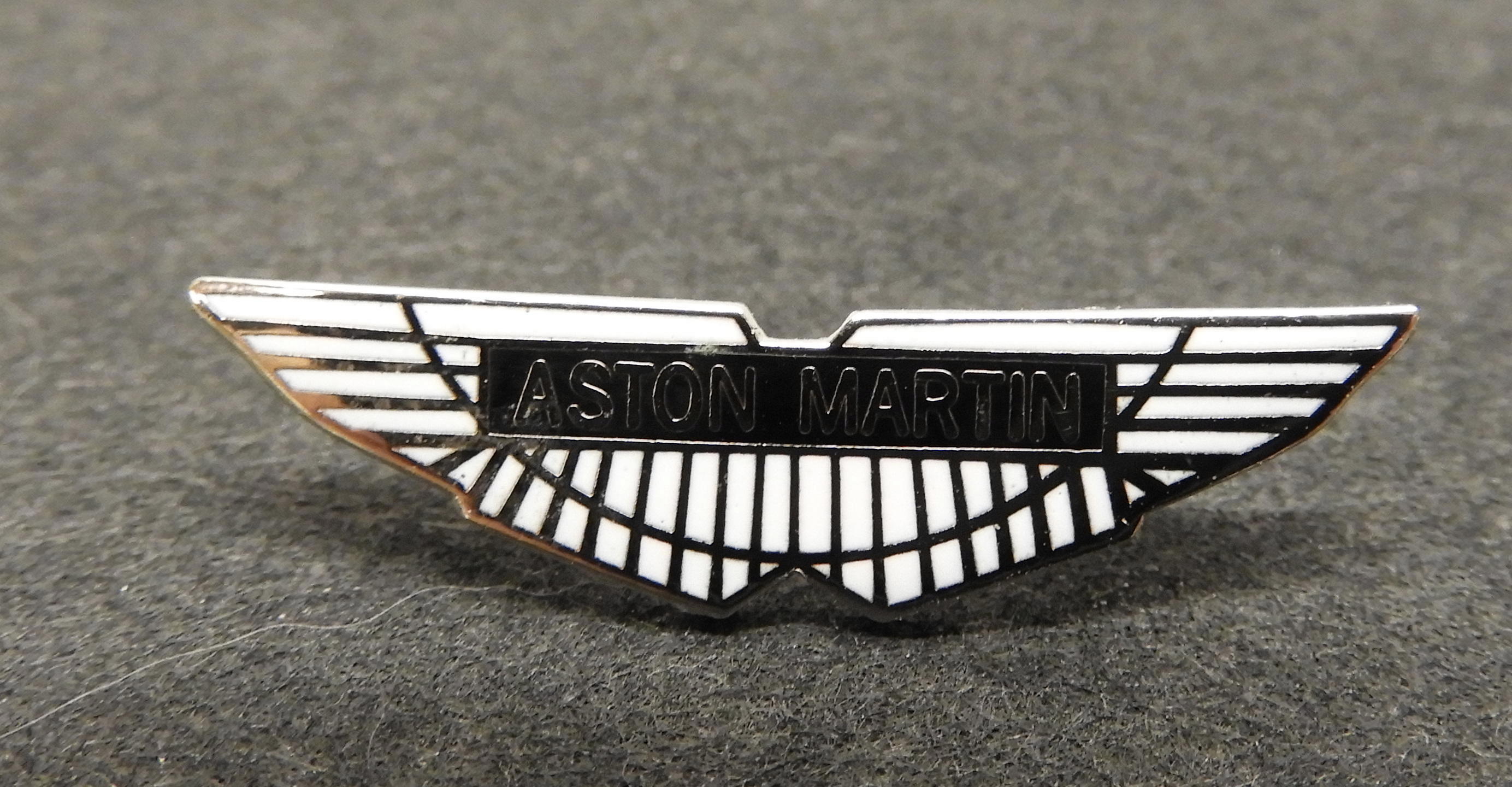 PIN ASTON MARTIN