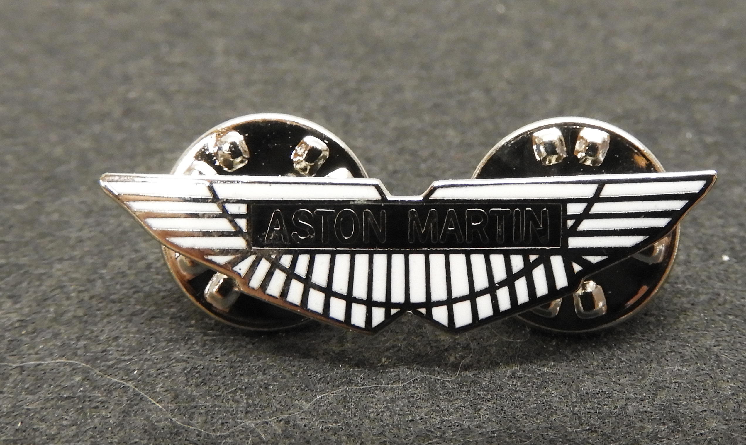 PIN ASTON MARTIN - 2