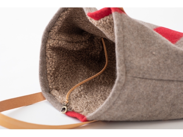 2.8 Inge Wool Dog Bag - 3