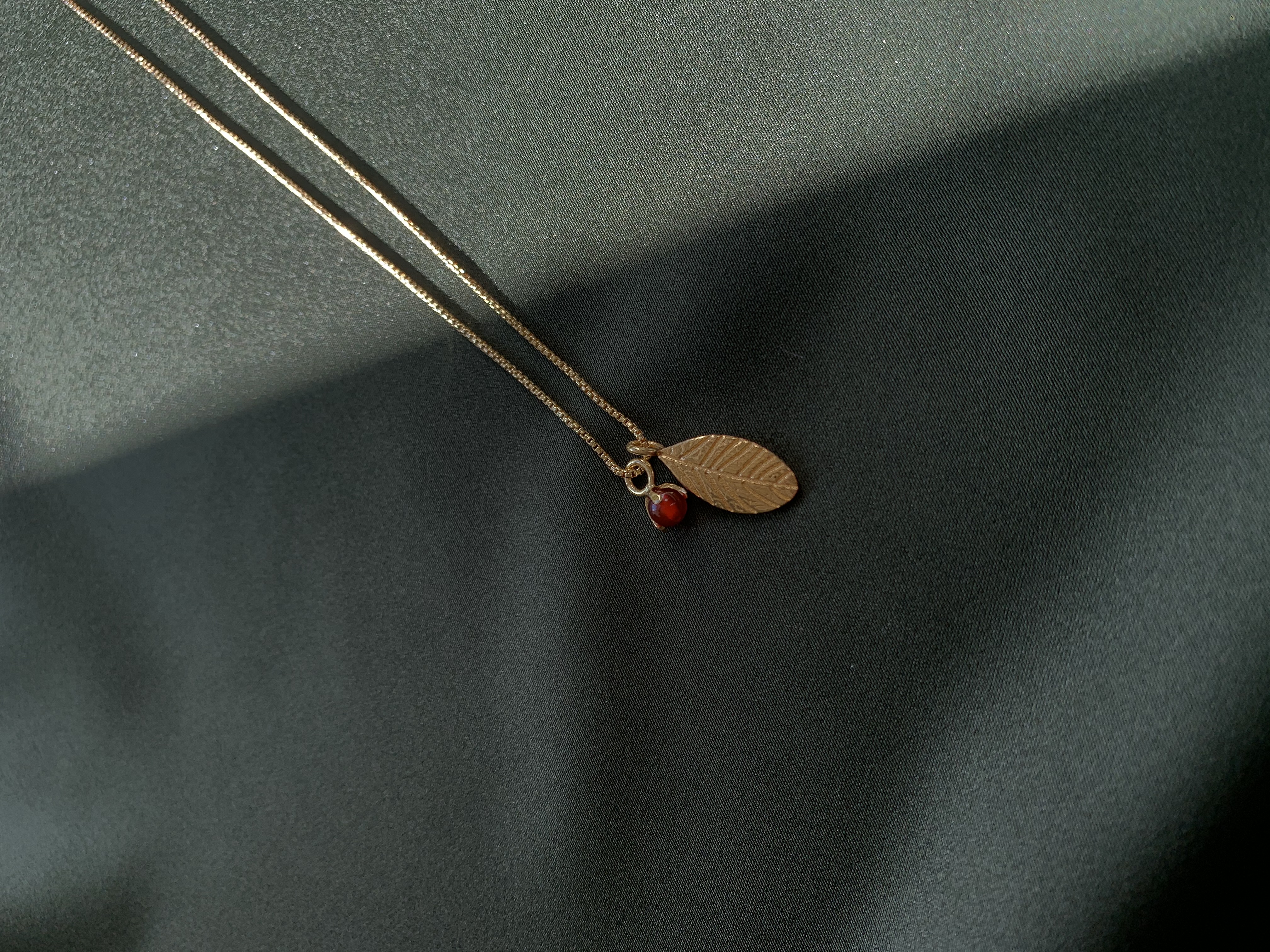 Letters stone 1 red garnet pend gold - 3