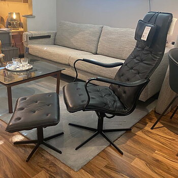  Chic Armchair incl. Stool - Design bargian/Disply Item* - Leather Black - Bröderna Anderssons