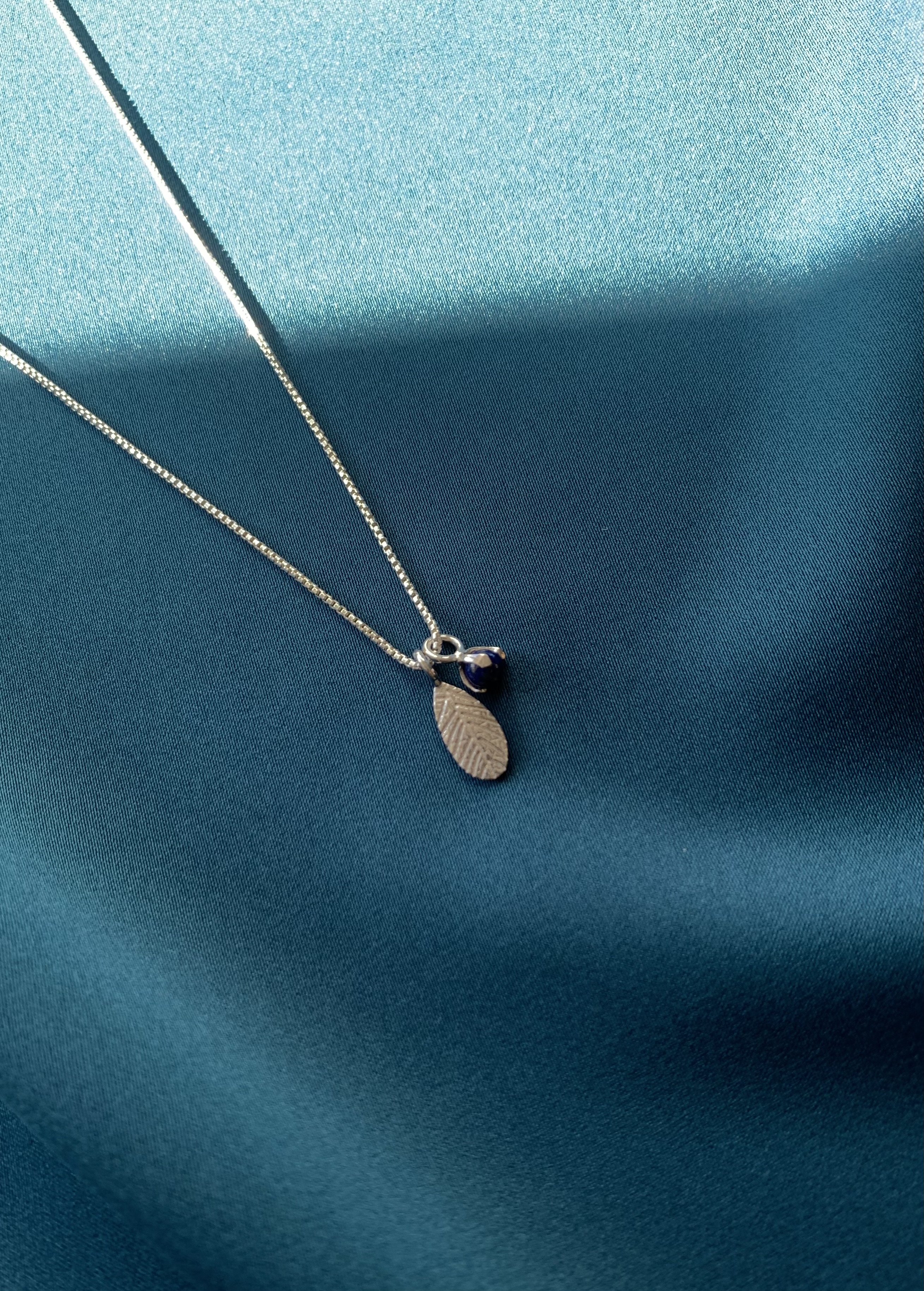 Letters/lingonberry big pendant silver - 2