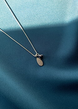 Letters/lingonberry big pendant silver