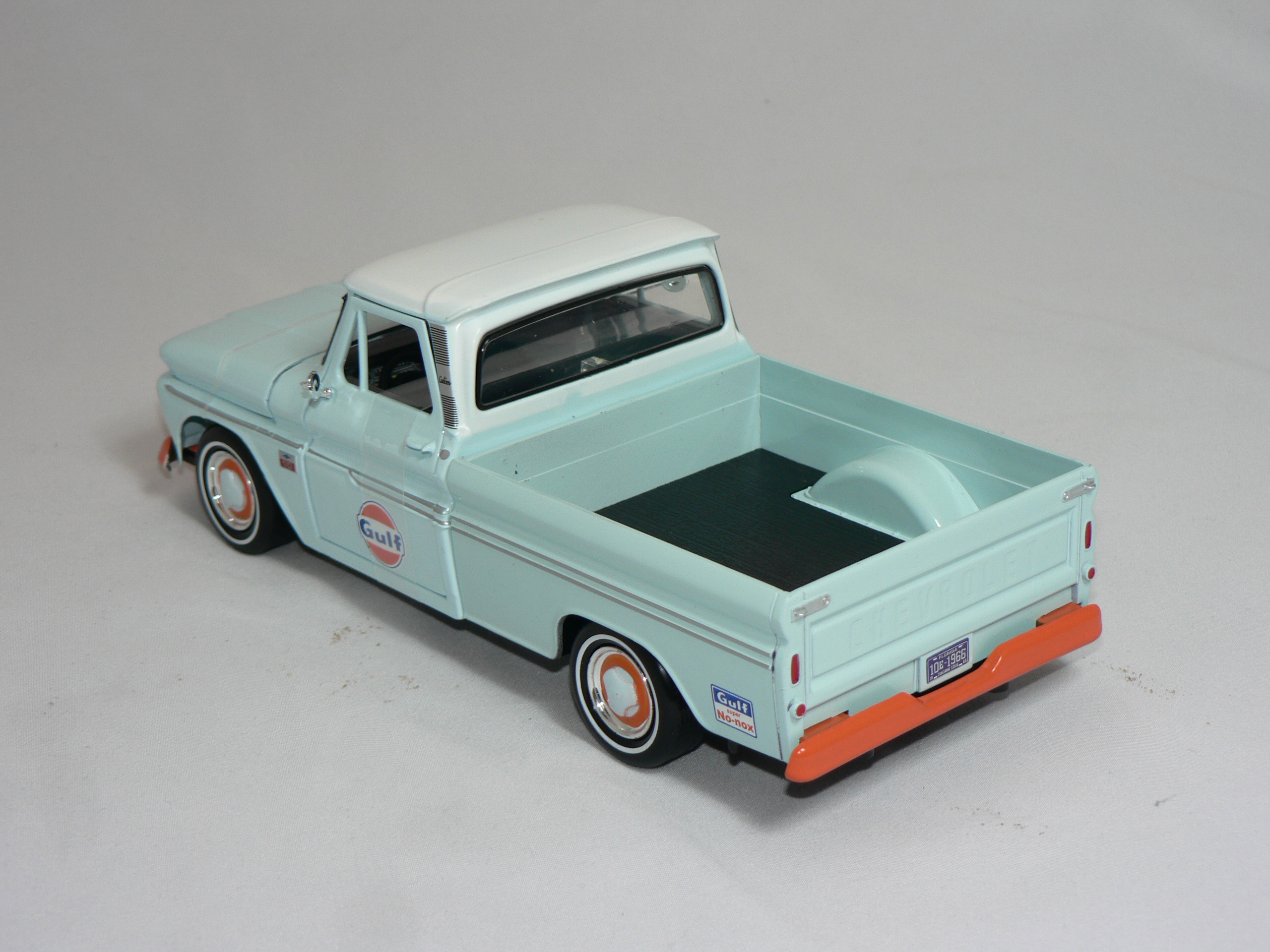 Chevrolet  C-10   Fleetside  1966     1:24 - 2