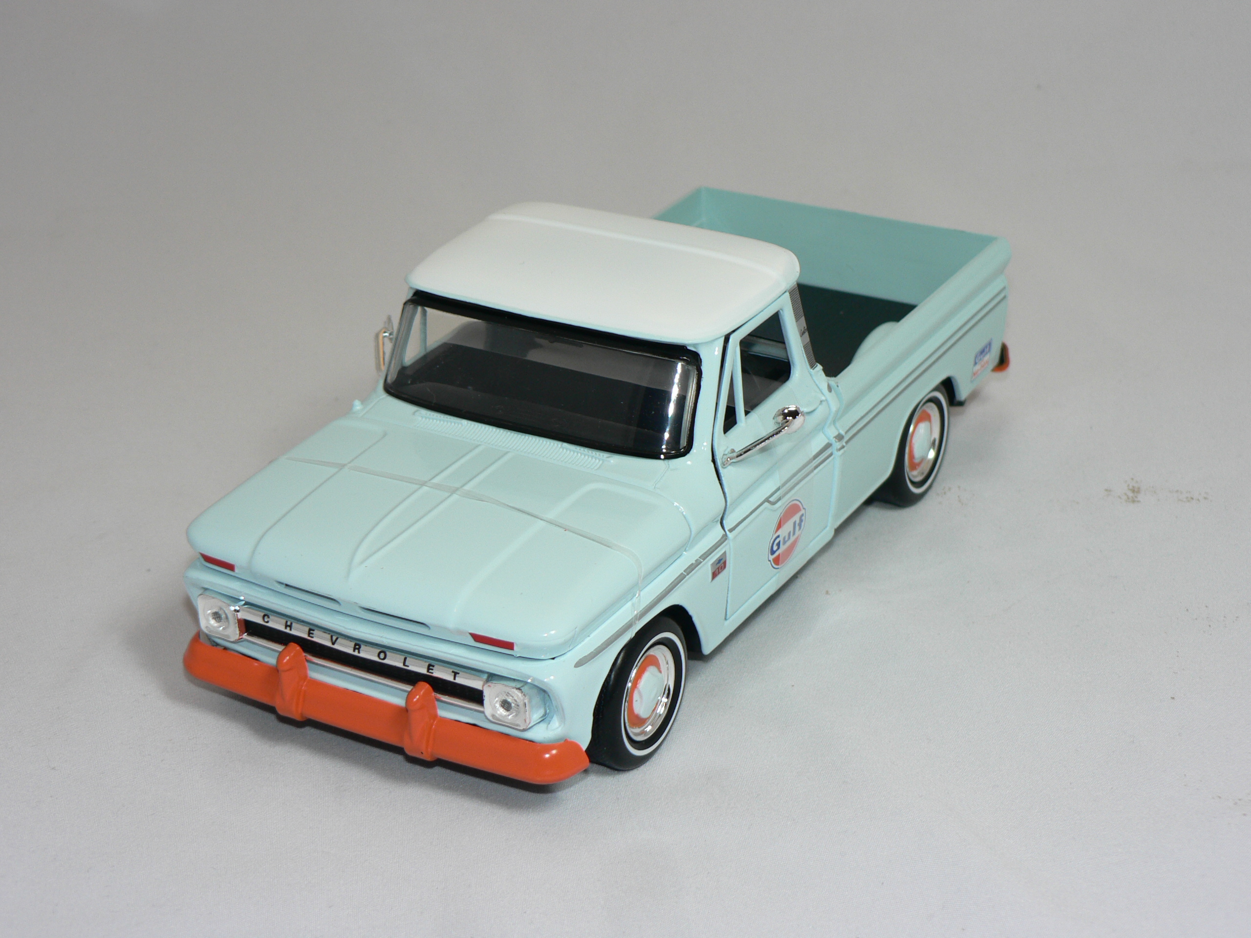 Chevrolet  C-10   Fleetside  1966     1:24