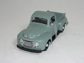 Ford F-1 Pick Up  1948    1:24  Maisto