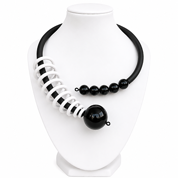 Halsband vitt gummi svart Onyx