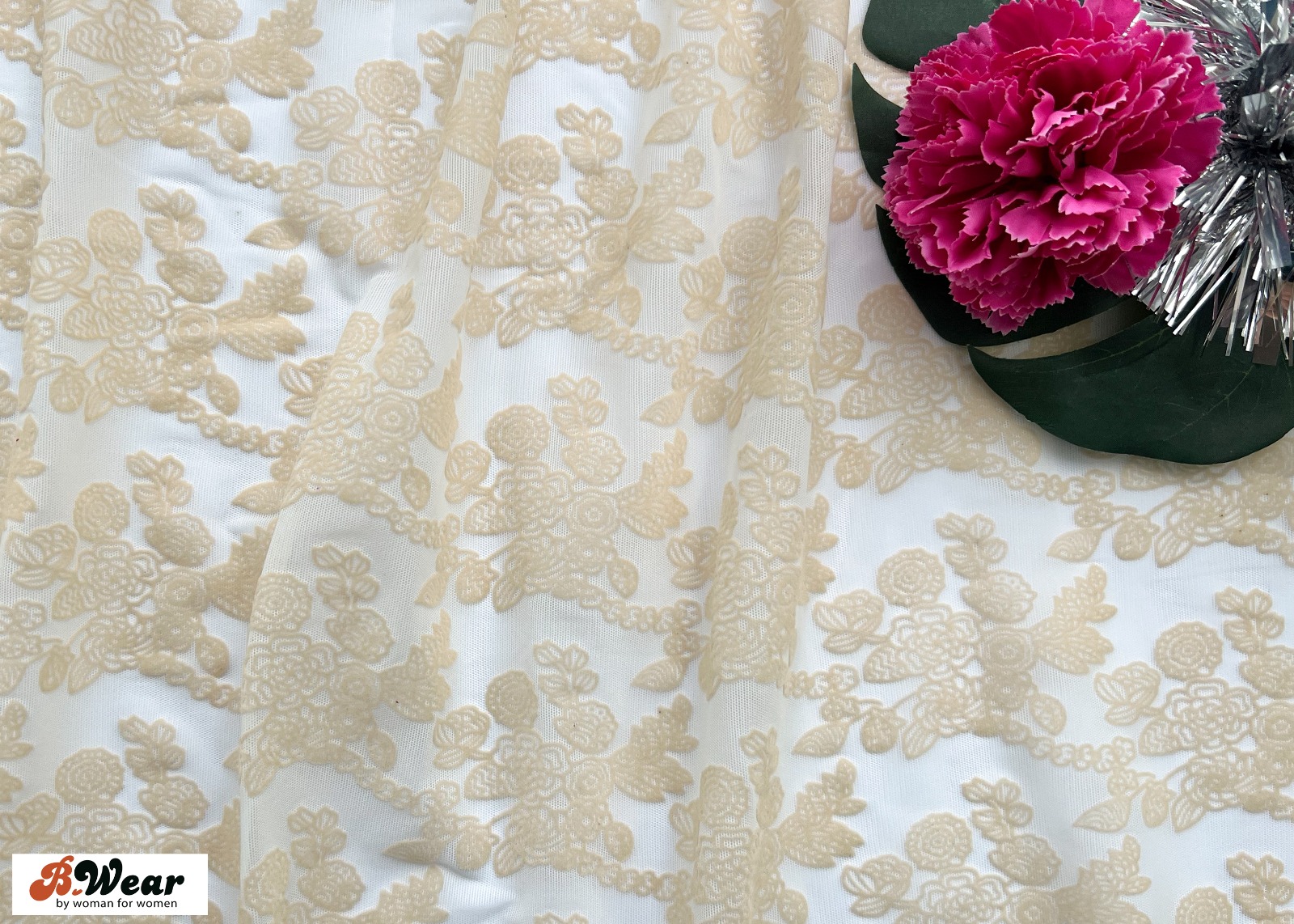 Mjuk Lycra mesh tyll med sammets blommor - Beige 