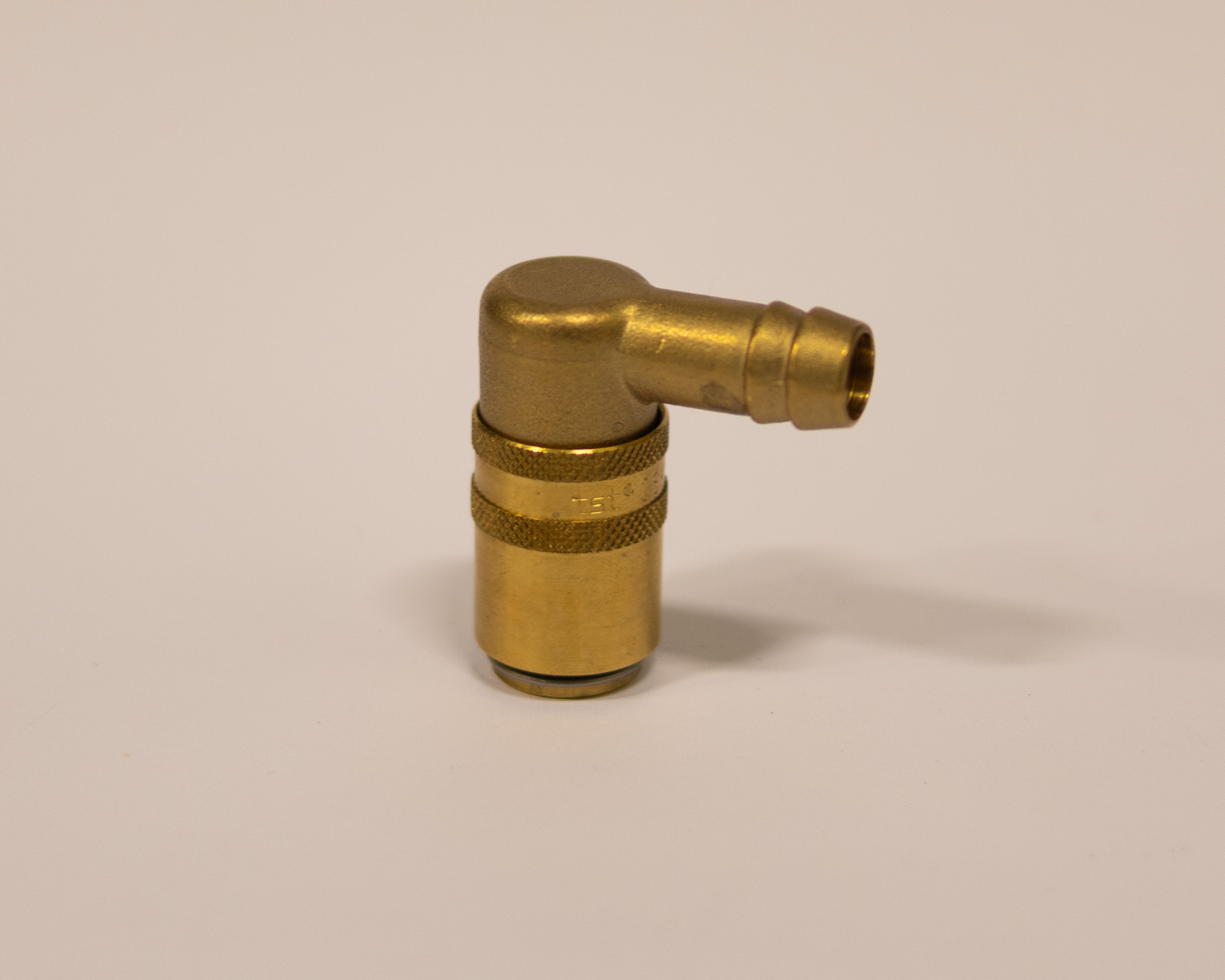 CSK090-13-90 Koppling hona med ventil 13 mm slang 90*