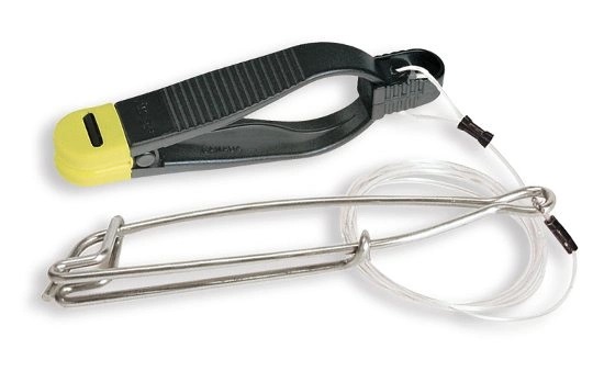Scotty 1172 Power Grip line release, 75cm nylon line with mounted wire hook. A must for fishing with a deep rig