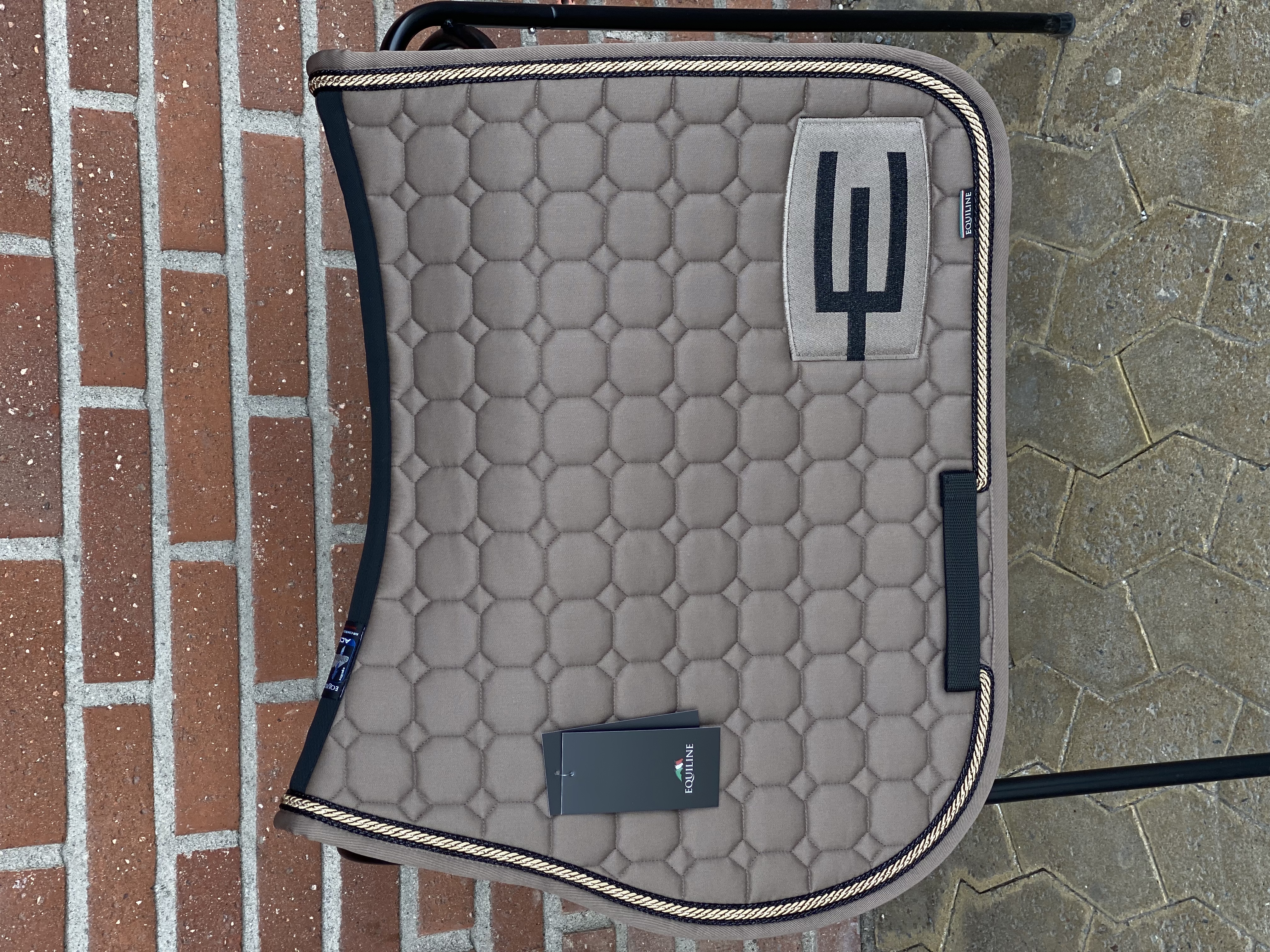 Equiline schabrak E-logga 3 flätor