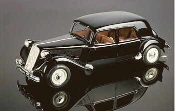 1/8 Citroen 15 SIX Traction Avant