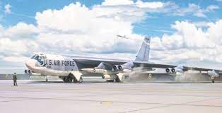1/72 B-52G Early w. Hound Dog missils