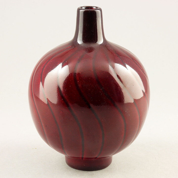 ケル・ブロムベリ  Turbinシリーズ  レッドのベース  Vase (13 cm) 1954年