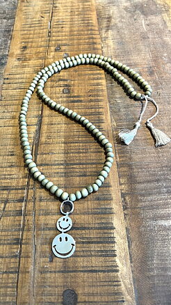 Smile necklace light green 