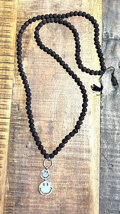 Smile necklace black seed