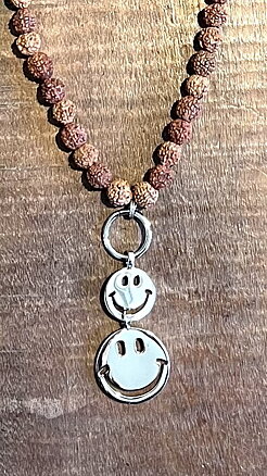 Smile necklace brown seed