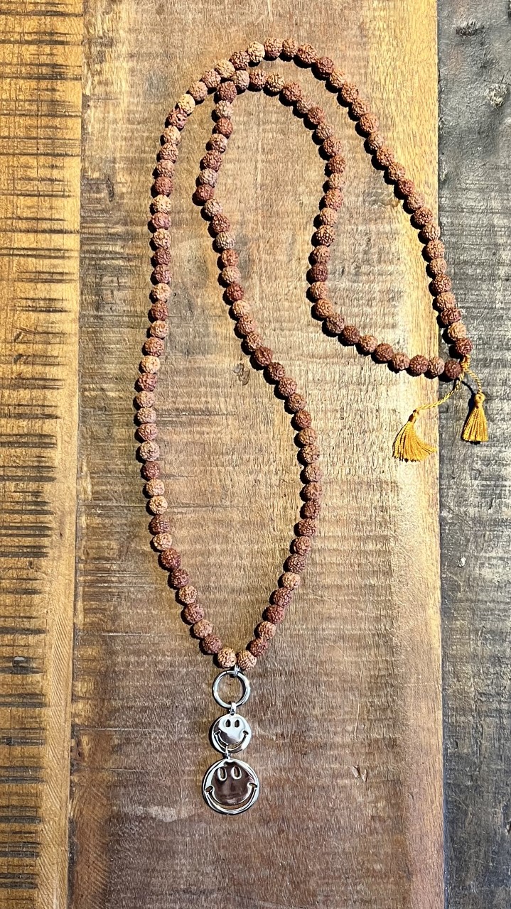 Smile necklace brown seed