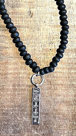 Shanti necklace / sandelwood black