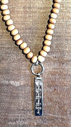 Shanti necklace / sandelwood light brown